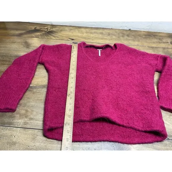 Free People Theo Alpaca Blend V-Neck Sweater Fuchsia Size Medium - Picture 6 of 10